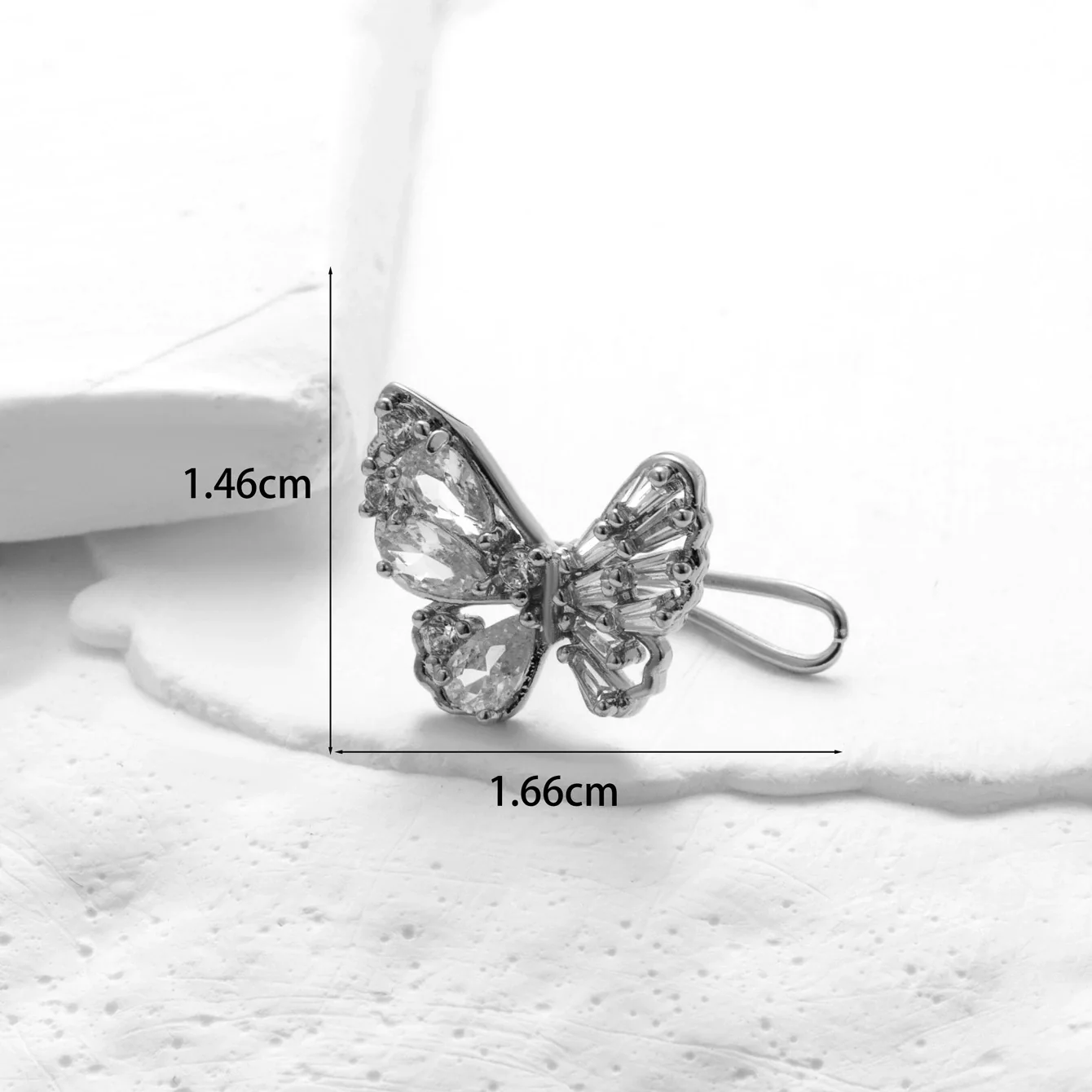 Wholesale Women's Copper Butterfly Cartilage Ear Clip With Microinlaid Zircon And Geometric Pattern Electroplated - Image 11