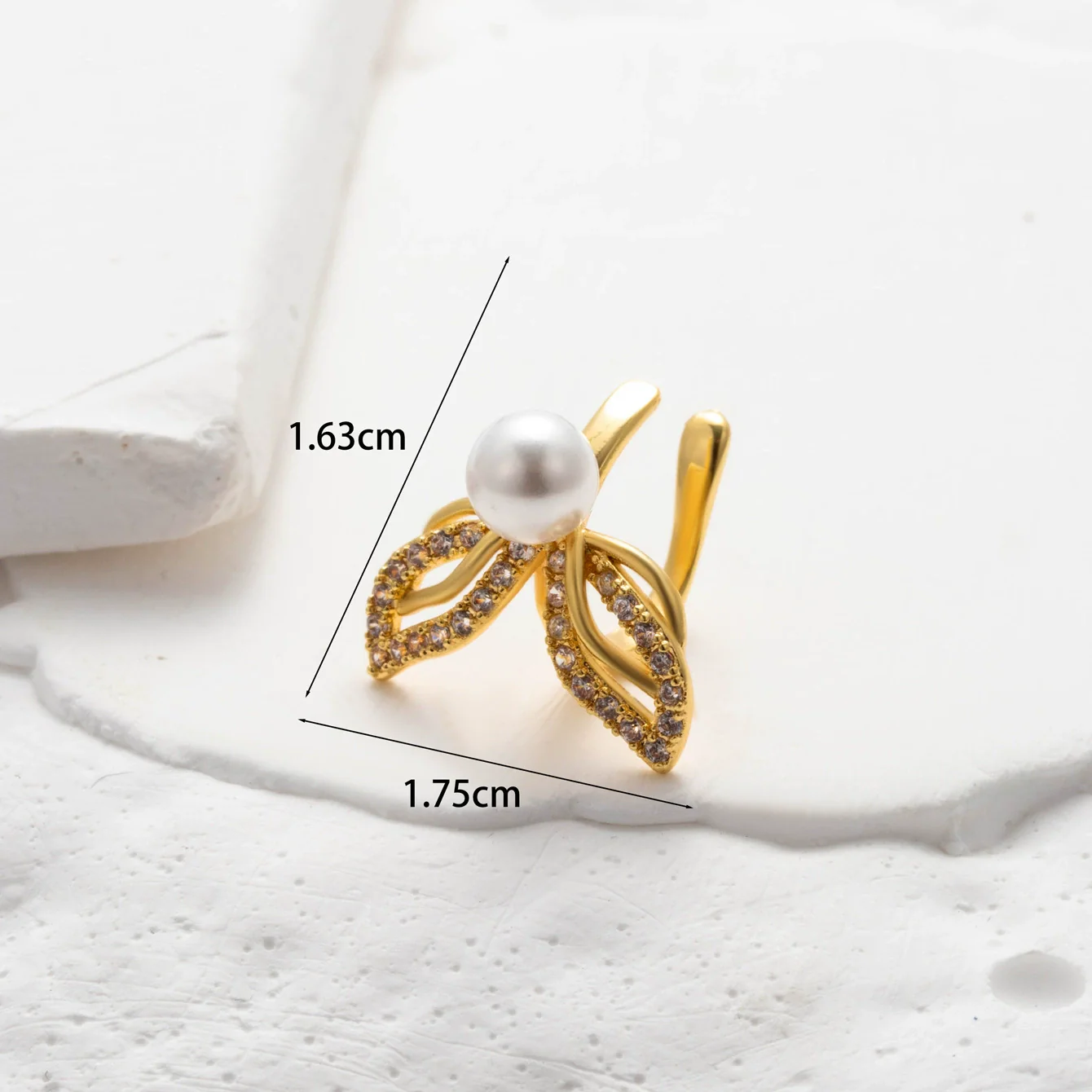 Wholesale Women's Copper Butterfly Cartilage Ear Clip With Microinlaid Zircon And Geometric Pattern Electroplated - Image 20