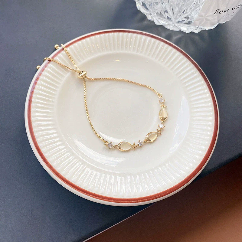 Wholesale Women's Copper Cat's Eye Stone Geometric Small Fish Style Electroplated Bracelet Jewelry - Image 4