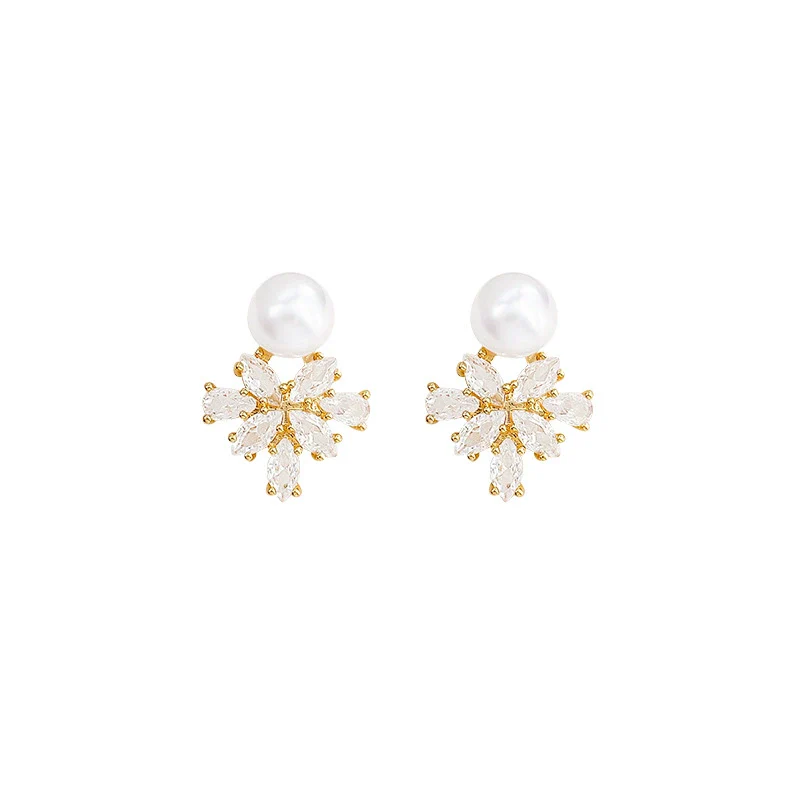 Wholesale Women's Copper Electroplated Maple Leaf Zircon Earrings Light Luxury Exquisite Highend Elegant Fashion Allmatch - Image 5