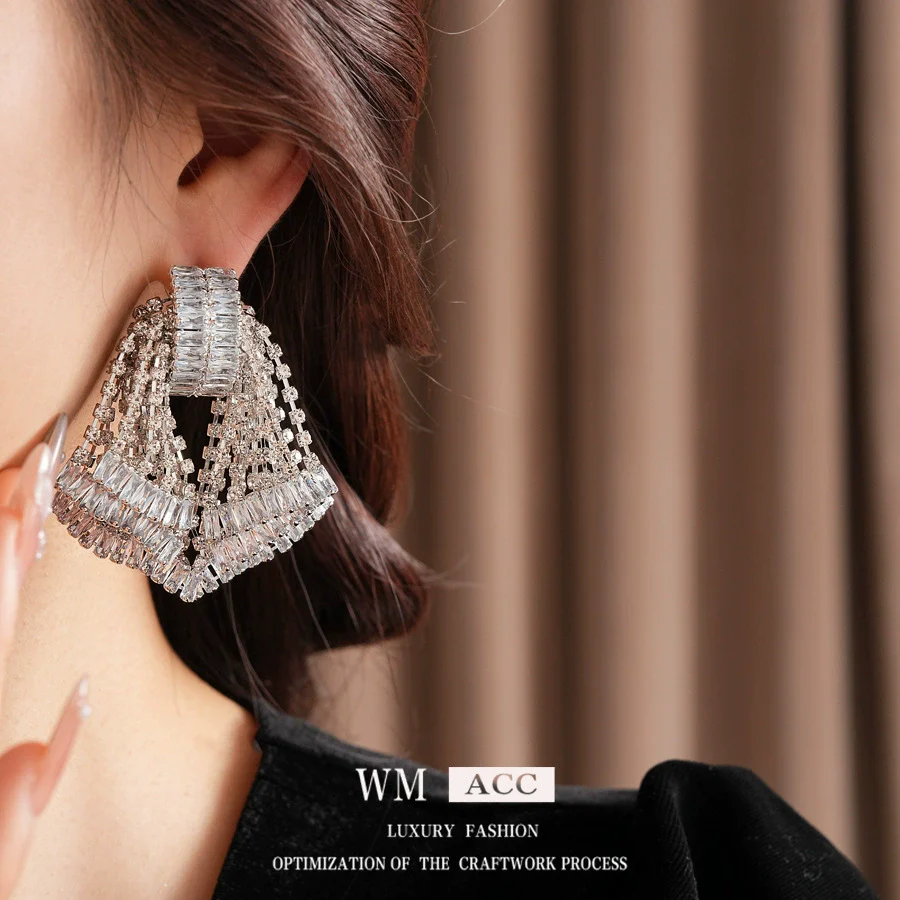 Wholesale Women's Copper Geometric And Bow Pattern Diamond Set Highend Earrings With 925 Silver Ear Needles - Image 4