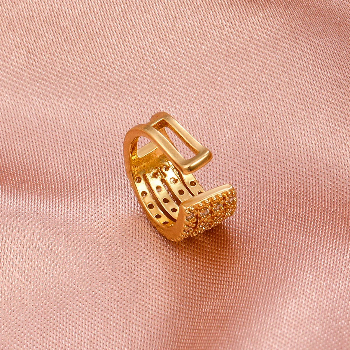Wholesale Women's Copper Geometric Ctype Retro Microinlaid Zircon Earrings With Electroplating - Image 3