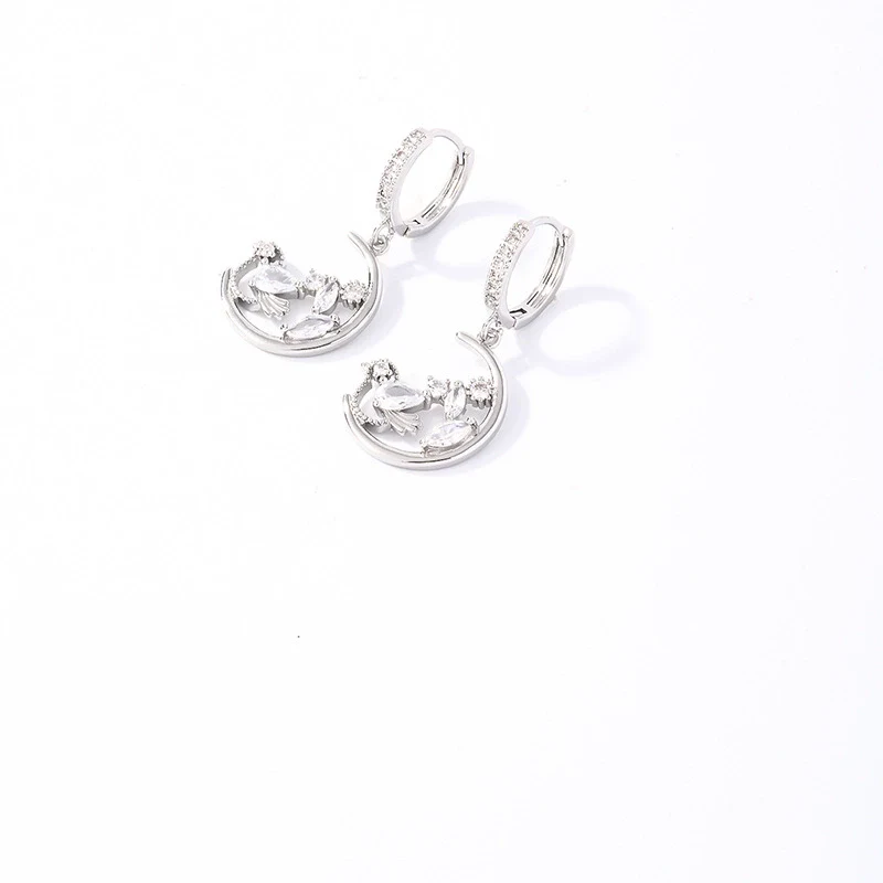 Wholesale Women's Copper Geometric Rhinestone Pendant Earrings With Diamond Design And Natural Style - Image 4