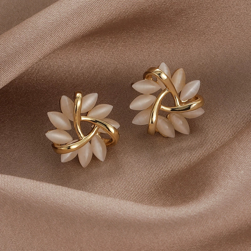 Wholesale Women's Copper Geometric Triangle Cat's Eye Stone Earrings Light Luxury Electroplated - Image 6
