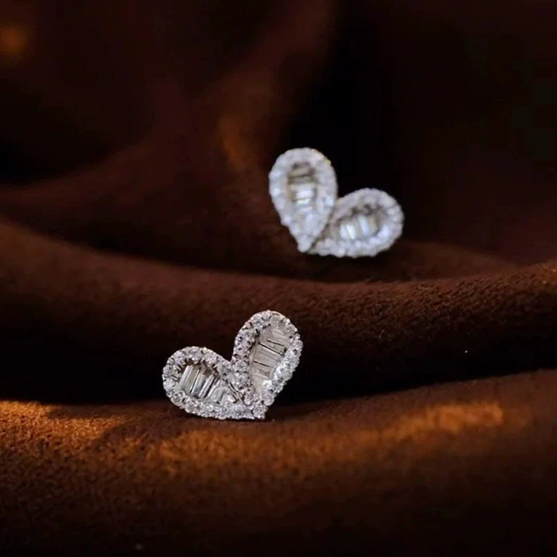 Wholesale Women's Copper Heartshaped Niche Style Earrings With Geometric Pattern And Inlaid Zircon - Image 2