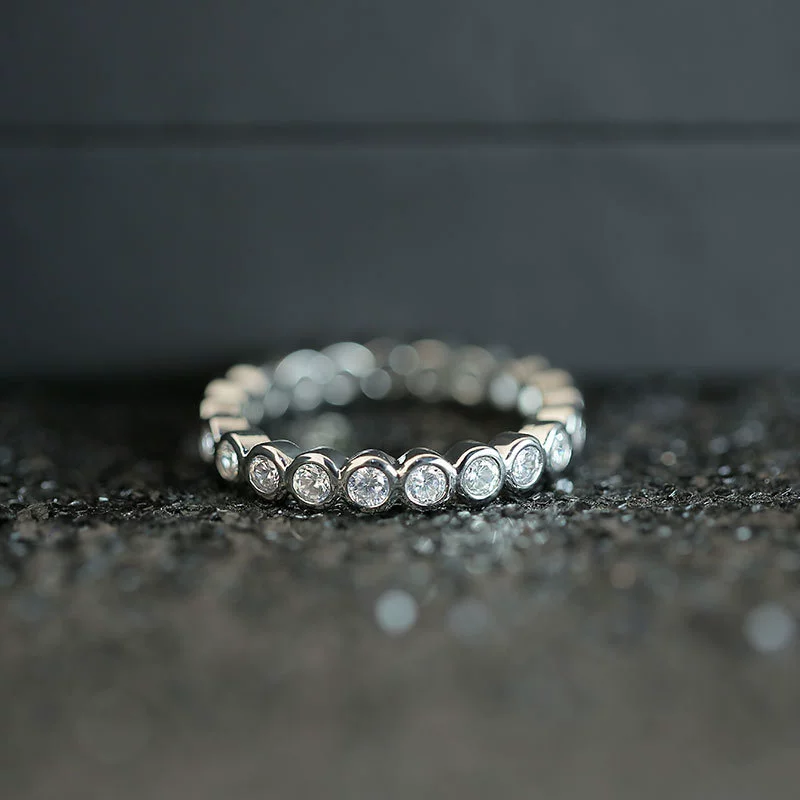 Wholesale Women's Copper Inlaid Zircon Geometric Strip Ring Jewelry - Image 3