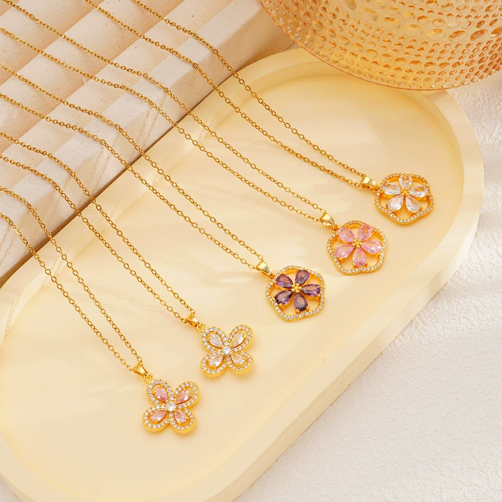 Wholesale Women's Copper Necklace With Electroplating Fourleaf Clover Flower Pendant Inlaid With Zircon Light Luxury Style
