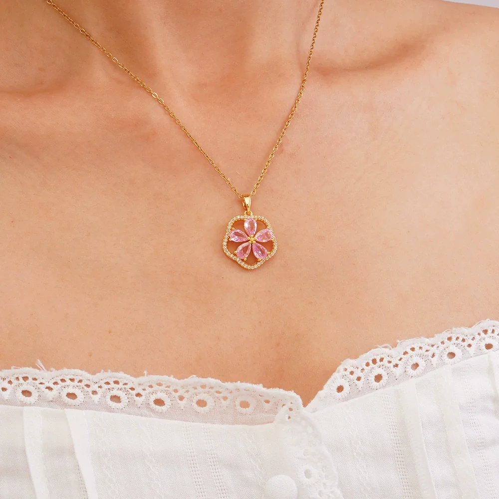 Wholesale Women's Copper Necklace With Electroplating Fourleaf Clover Flower Pendant Inlaid With Zircon Light Luxury Style - Image 7