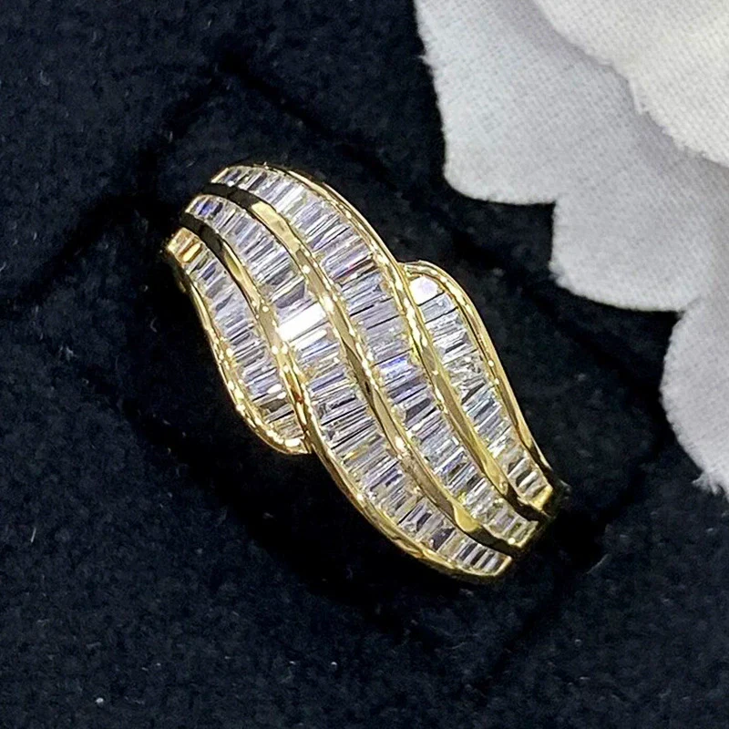 Wholesale Women's Copper Wave Geometric Zirconia Inlaid Ring Light Luxury Jewelry - Image 2