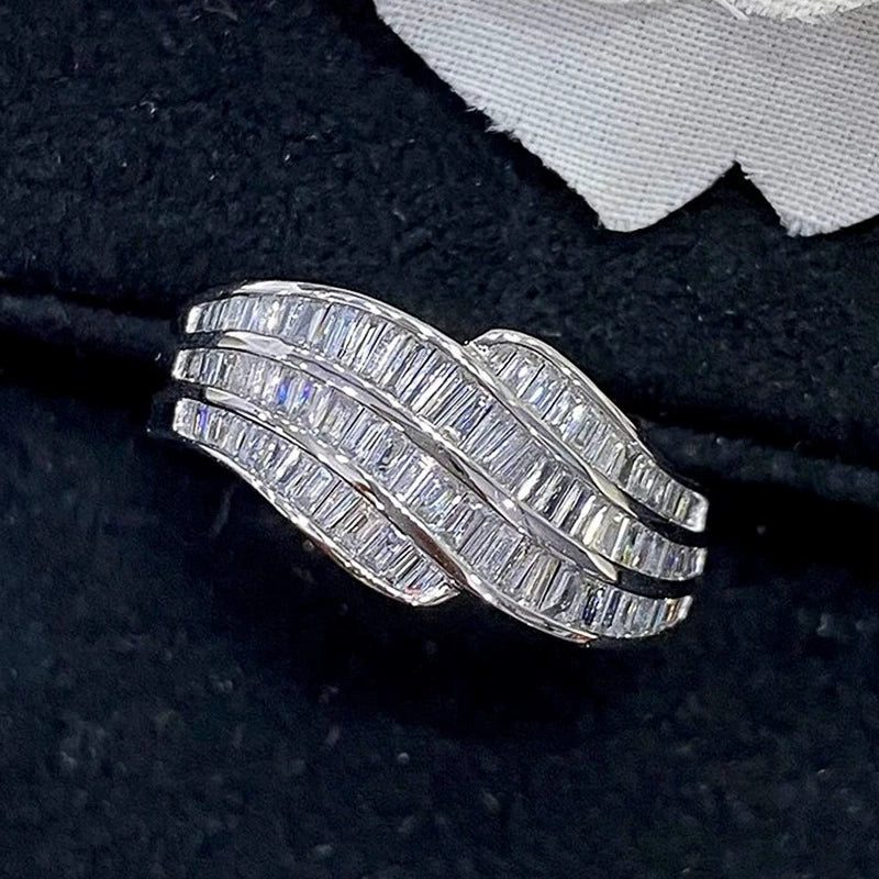 Wholesale Women's Copper Wave Geometric Zirconia Inlaid Ring Light Luxury Jewelry - Image 3