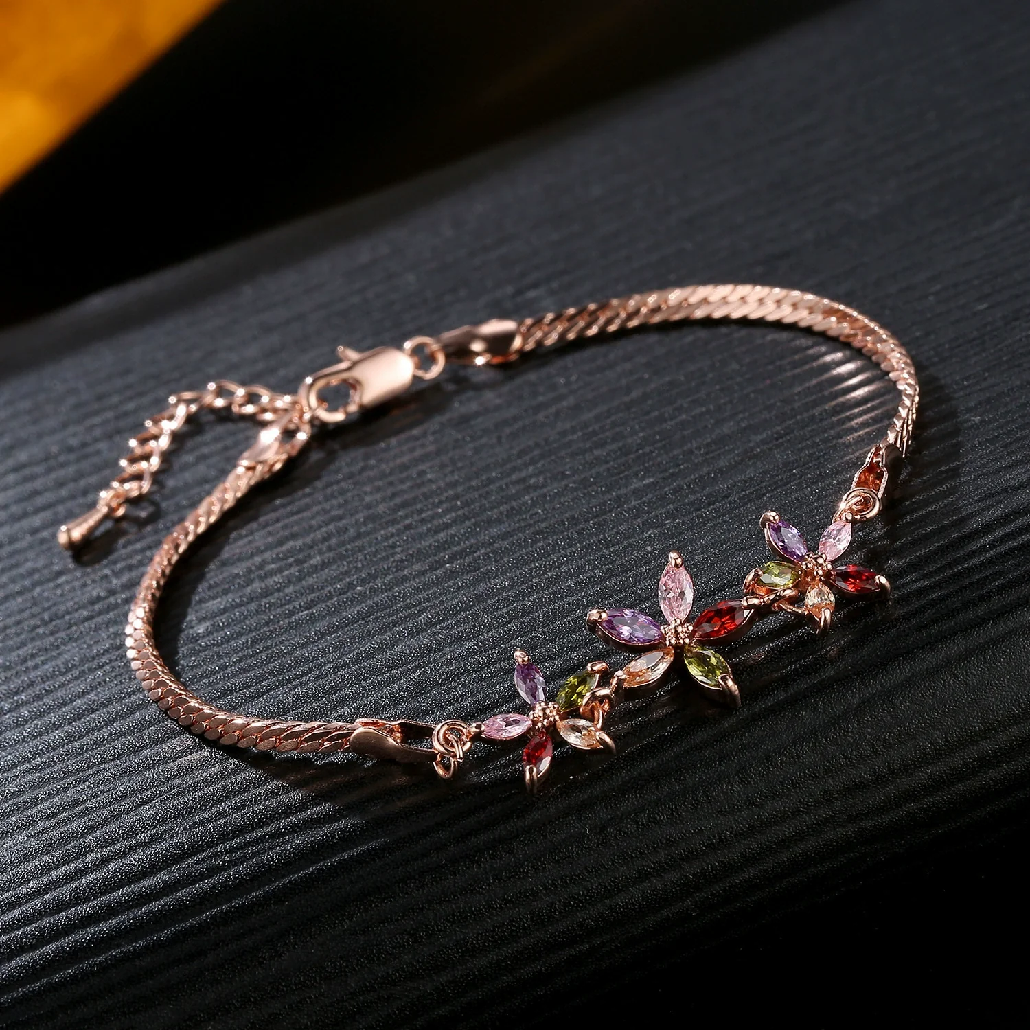Wholesale Women's Copper Zircon Electroplated Flower Star Pattern Bracelet Jewelry - Image 2