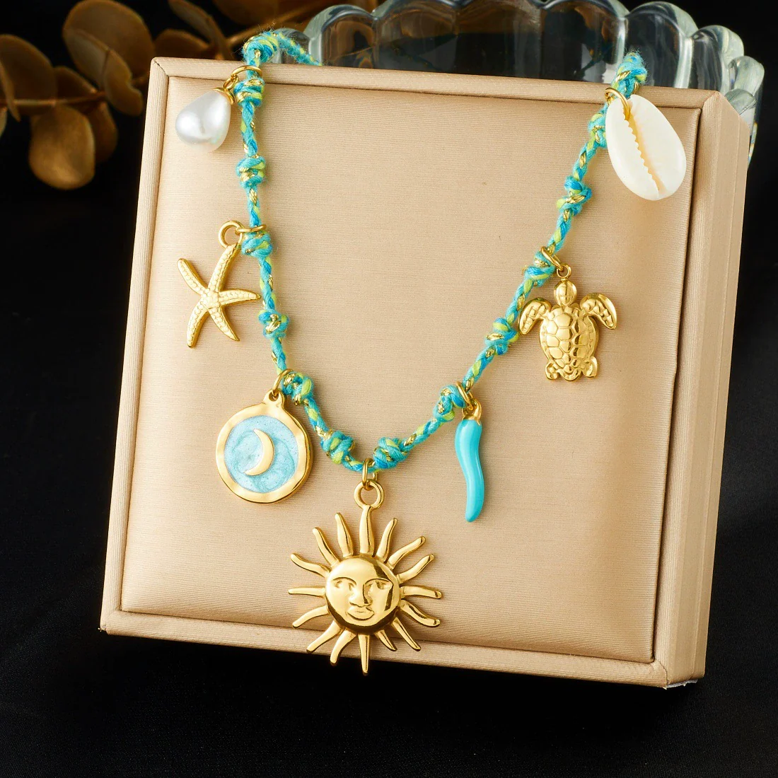 Wholesale Women's Creamy Sweet Minimalist Star Pattern Stainless Steel Goldplated Pendant Necklace