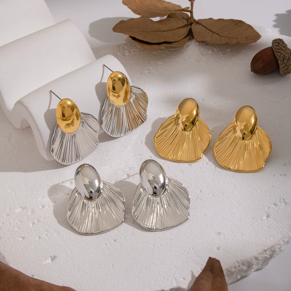 Wholesale Women's Creative Geometric Asymmetrical Striped Leaf Stainless Steel Earrings With Pvd Furnace Vacuum Real Gold Plating Jewelry Accessories - Image 2