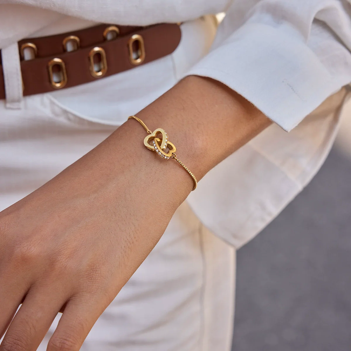 Wholesale Women's Cute Geometric And Heartshaped Electroplated Stainless Steel Bracelet - Image 3