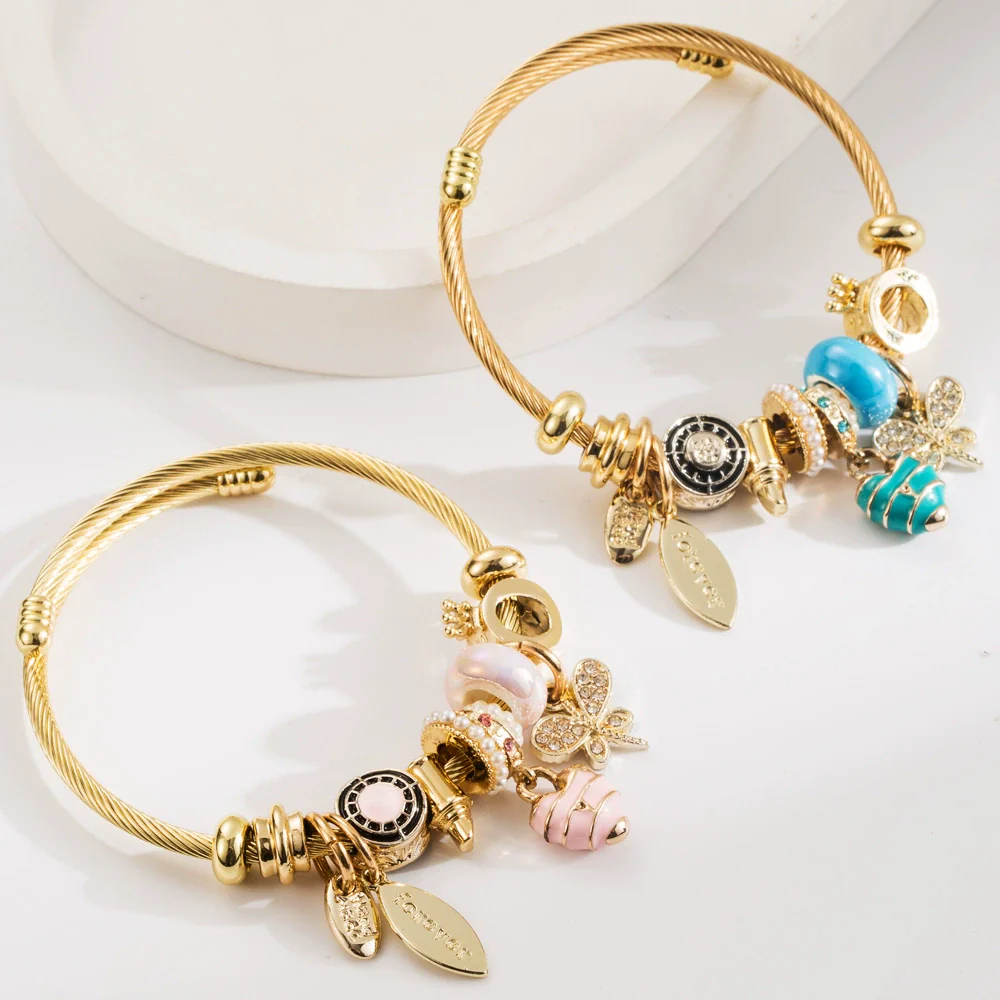 Wholesale Women's Diamondencrusted Geometric Butterfly Adjustable Bracelet Made Of Alloy Pearl And Stainless Steel - Image 3