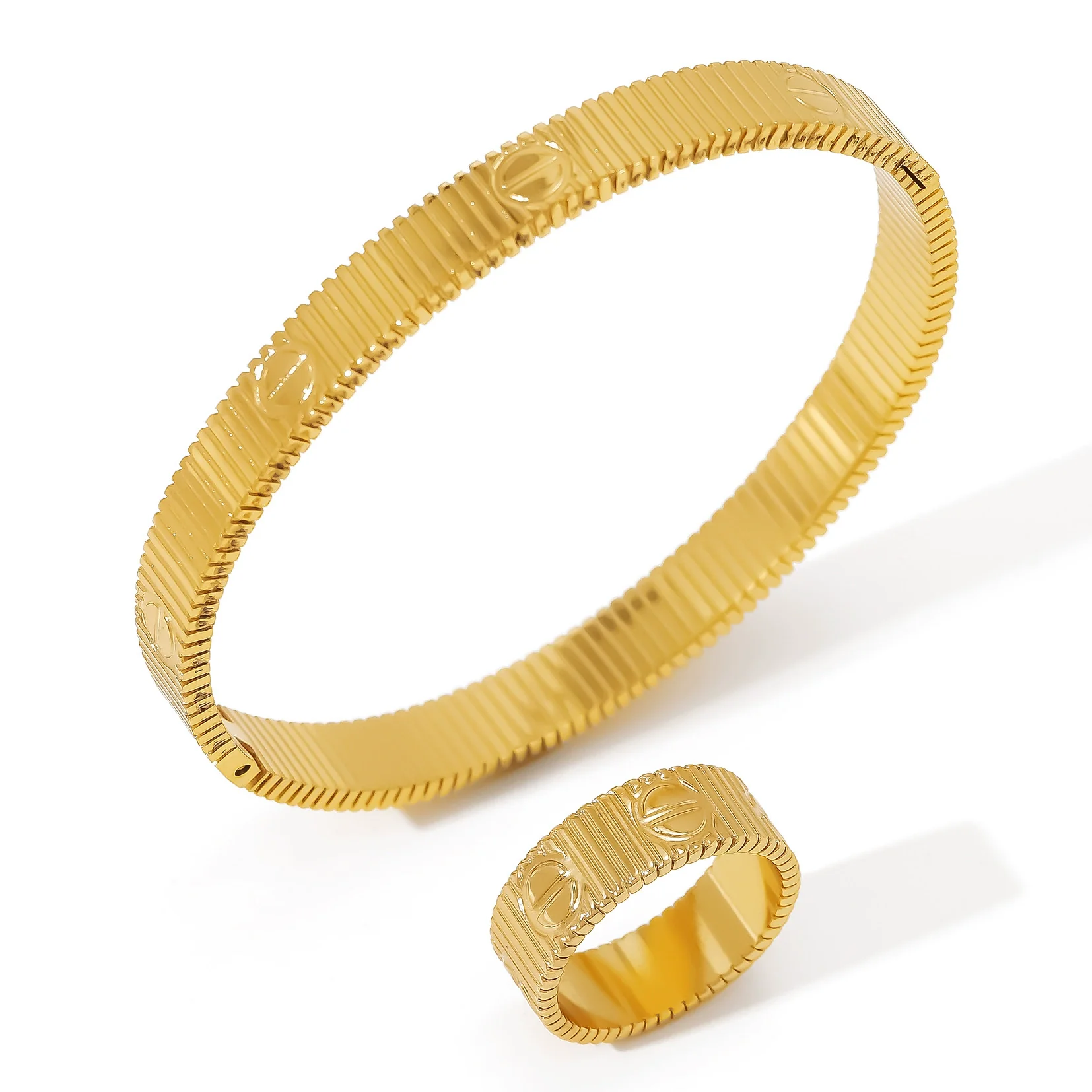 Wholesale Women's Electroplated 18K Gold Geometric Stainless Steel Bracelet Ring Accessories - Image 5
