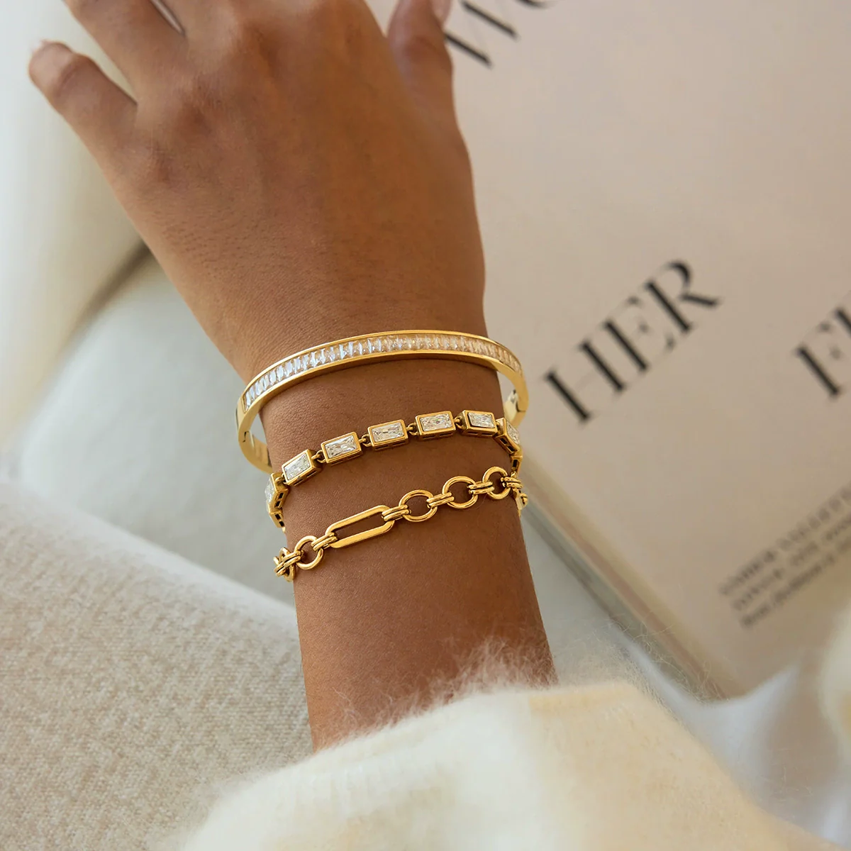 Wholesale Women's Electroplated Geometric Stainless Steel Classic Full Diamond Bracelet In Ins Style