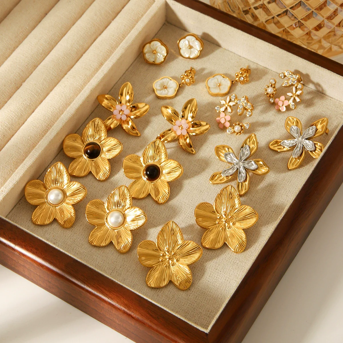 Wholesale Women's Electroplated Stainless Steel Geometric Flower Earrings