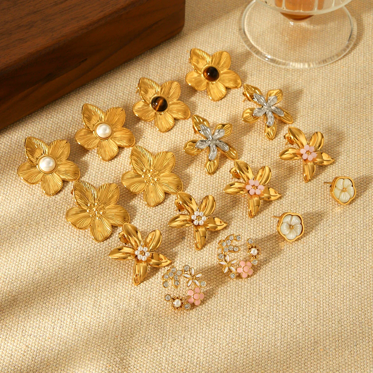 Wholesale Women's Electroplated Stainless Steel Geometric Flower Earrings - Image 2