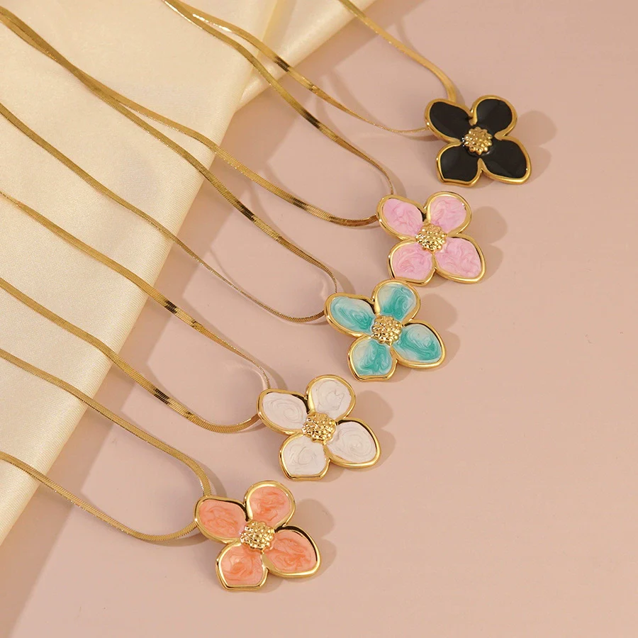 Wholesale Women's Electroplated Stainless Steel Snake Bone Chain Fourpetal Flower Necklace