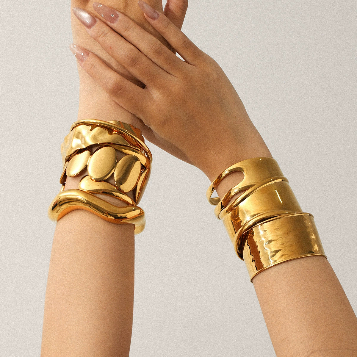Wholesale Women's Exaggerated Gold Electroplated Stainless Steel Open Bracelet Jewelry - Image 2