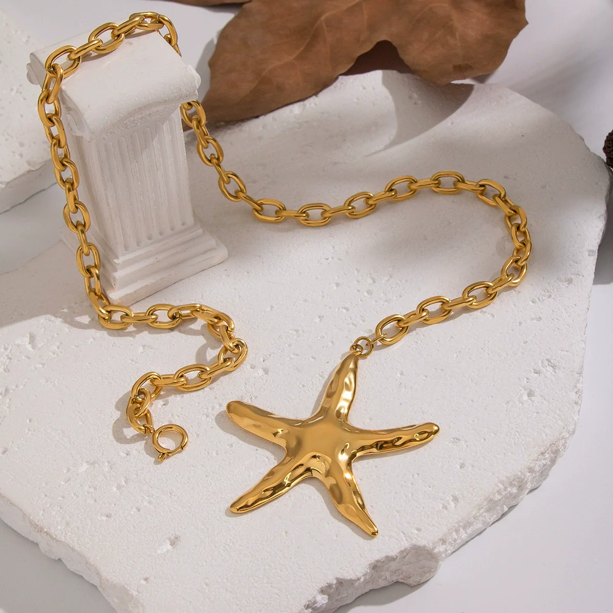 Wholesale Women's Exaggerated Minimalist Ins Style Hammered Star Pendant Necklace With Heavy Chain 18K Real Gold Plated Stainless Steel - Image 3