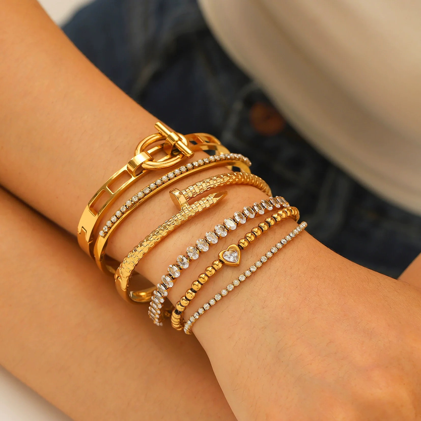 Wholesale Women's Exquisite Light Luxury Highend Electroplated Stainless Steel And 18K Heart Shape And Geometric Bracelet With Inlaid Zircon Design
