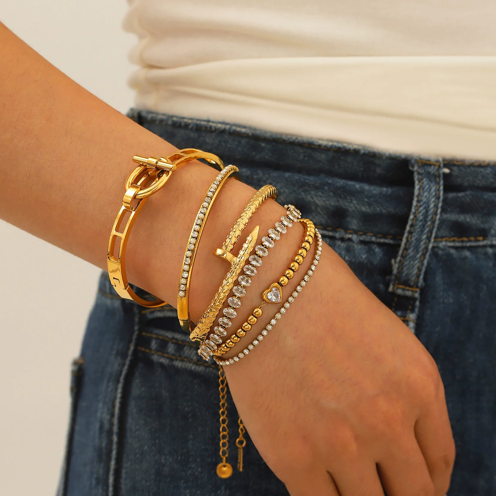 Wholesale Women's Exquisite Light Luxury Highend Electroplated Stainless Steel And 18K Heart Shape And Geometric Bracelet With Inlaid Zircon Design - Image 3