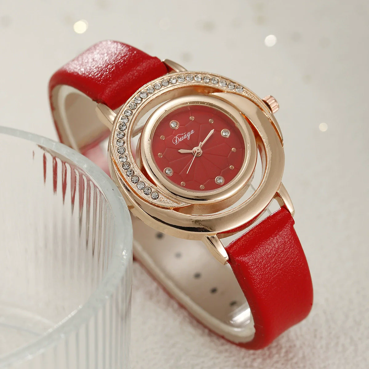 Wholesale Women's Fashion Alloy And Pu Belt Round Dial Quartz Watch With Diamond Inlay - Image 9