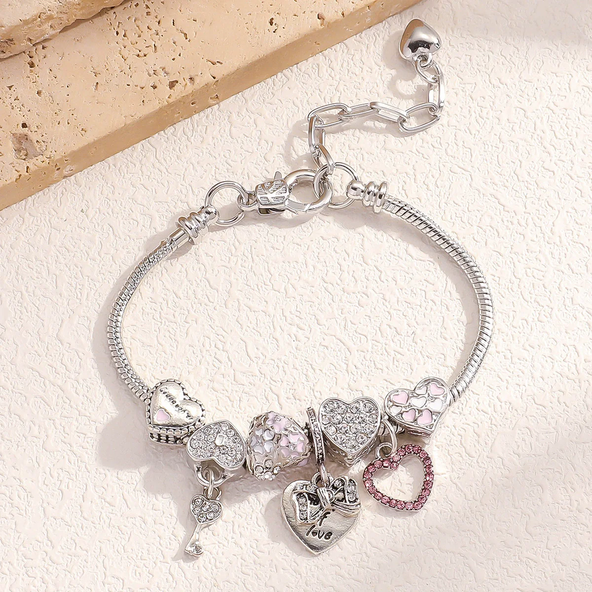 Wholesale Women's Fashion Alloy Electroplated Heart Pendant Bracelet - Image 3