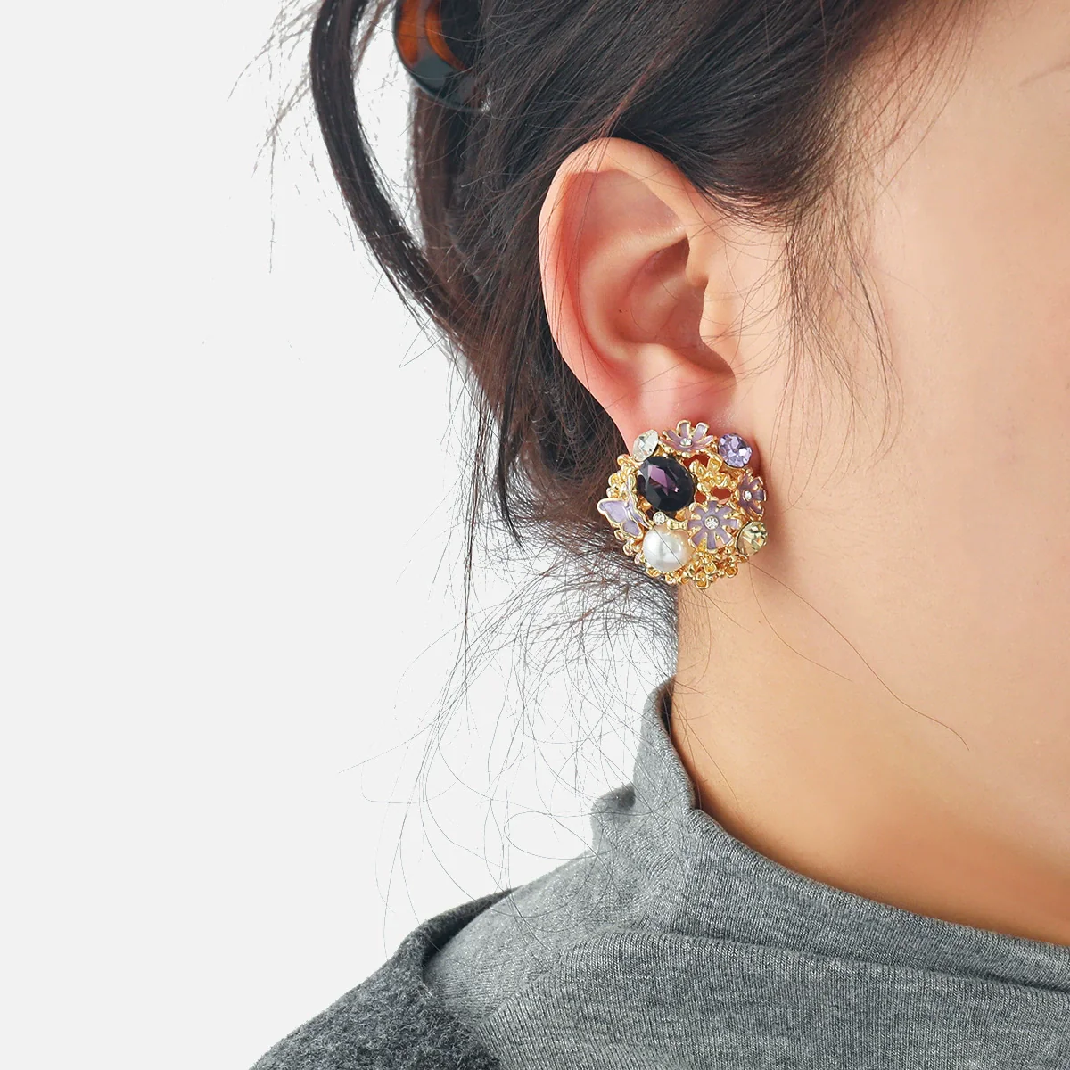 Wholesale Women's Fashion Earrings With Rhinestone And Diamondset Flower Design - Image 2