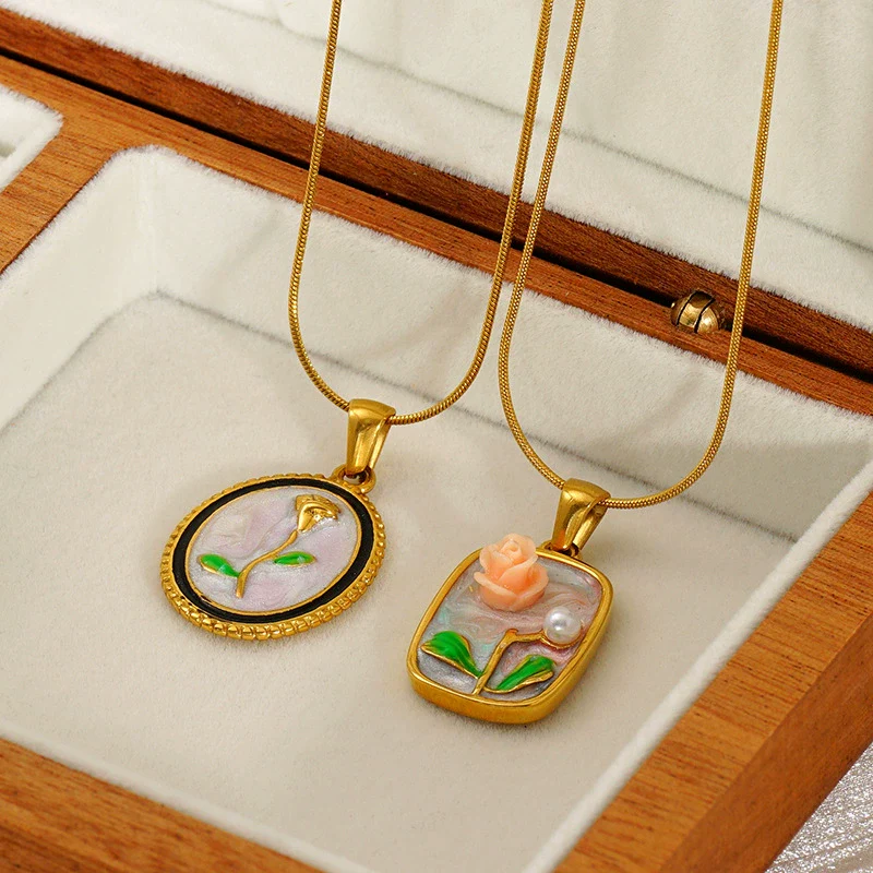 Wholesale Women's Fashion Flowershaped Tulip Pendant Necklace With Electroplated Titanium Steel And O Word Chain - Image 4