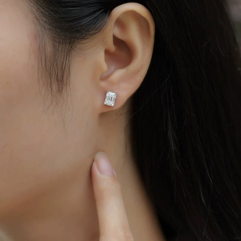 Wholesale Women's Fashion Geometric 925 Silver Moissanite Inlaid Ear Studs