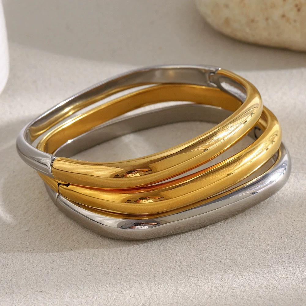 Wholesale Women's Fashion Geometric Asymmetrical Round Buckle Stainless Steel 18K Gold Plated Hand Bracelet