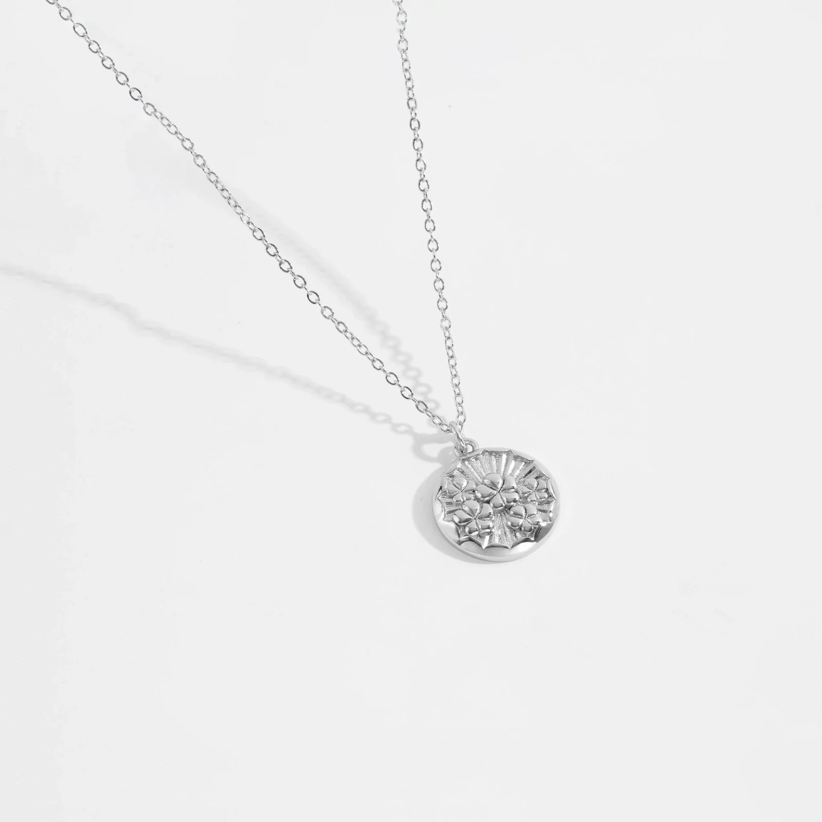 Wholesale Women's Fashion Geometric Copper Pendant Clavicle Chain With Platinum And 18K Gold Electroplating - Image 6
