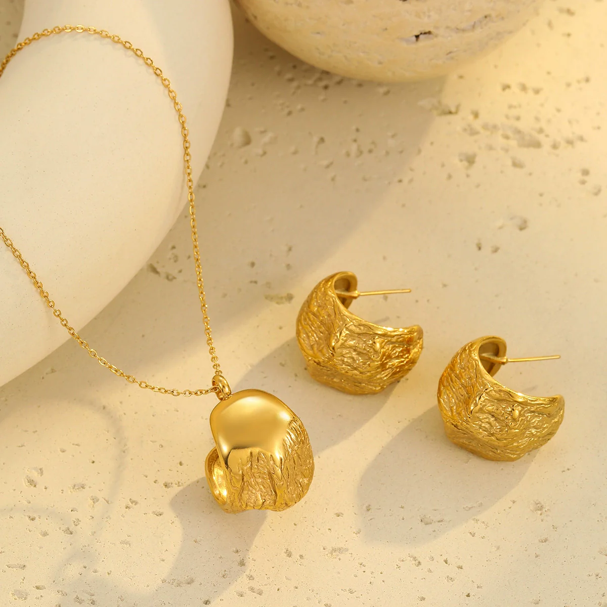 Wholesale Women's Fashion Geometric Patterned Stainless Steel 18K Gold Electroplated Pendant Necklace - Image 2