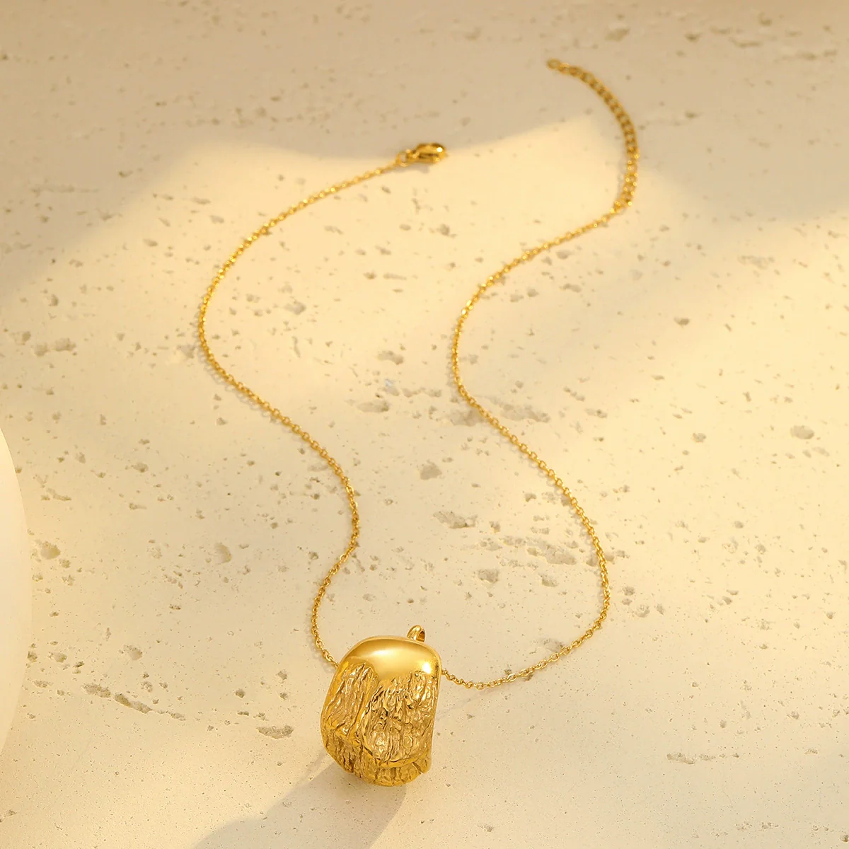 Wholesale Women's Fashion Geometric Patterned Stainless Steel 18K Gold Electroplated Pendant Necklace - Image 3