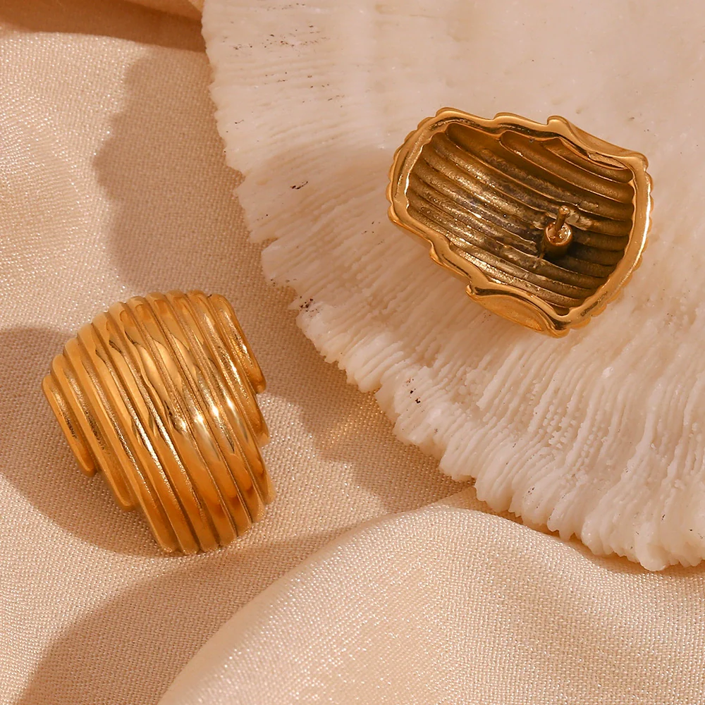 Wholesale Women's Fashion Geometric Stainless Steel Electroplated Earrings - Image 3