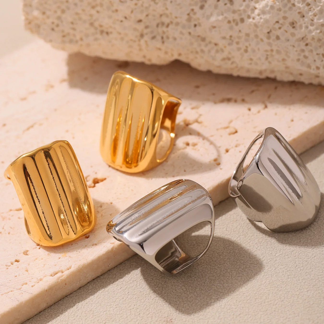 Wholesale Women's Fashion Geometric Stainless Steel Electroplated Ferris Wheel Ring Hand Jewelry - Image 2