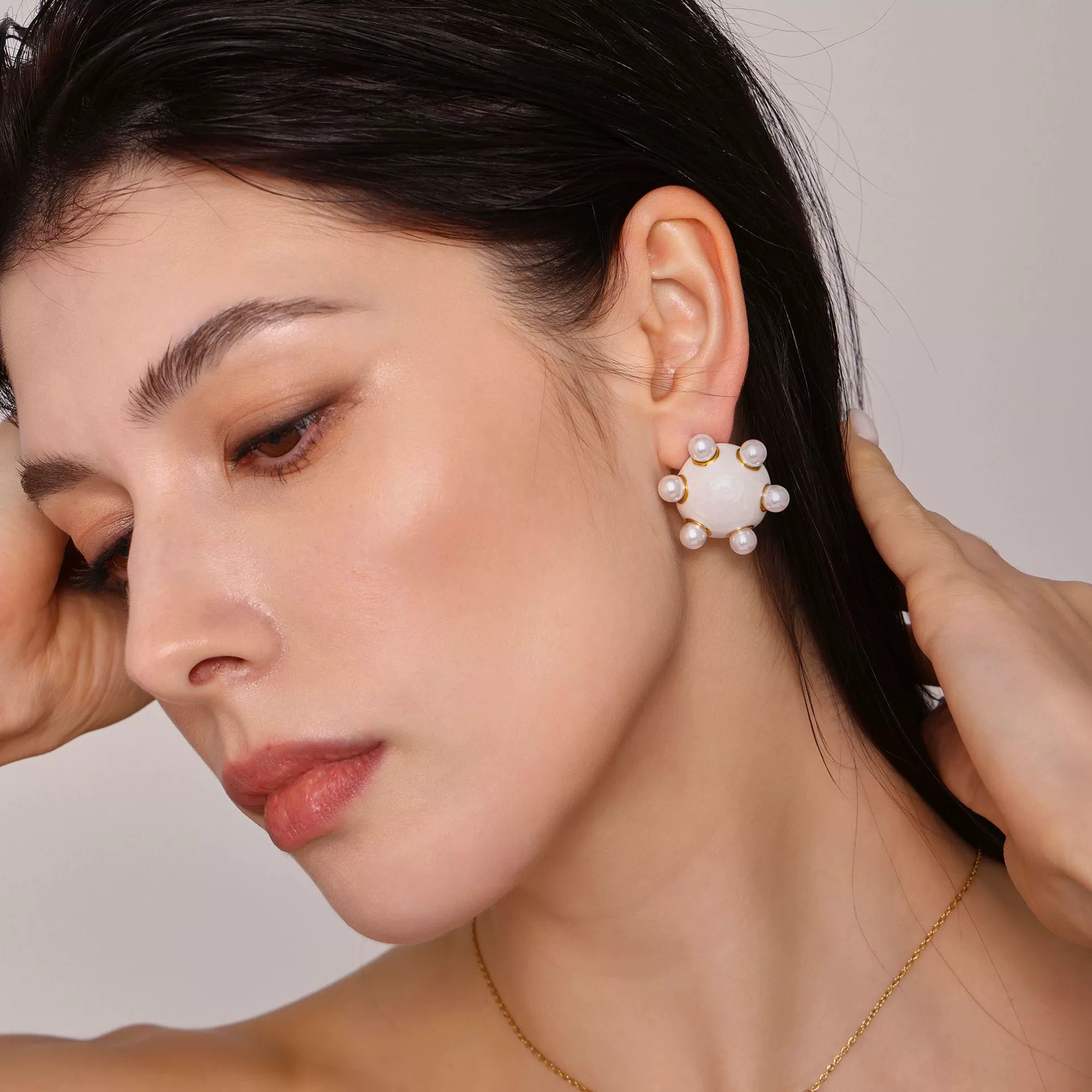Wholesale Women's Fashion Geometric U Shape Titanium Steel Electroplated Pearl Earrings - Image 4