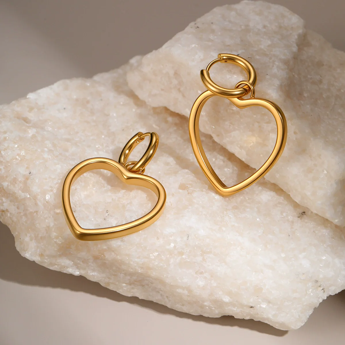 Wholesale Women's Fashion Heartshaped Hollow Electroplated Stainless Steel Earrings - Image 3