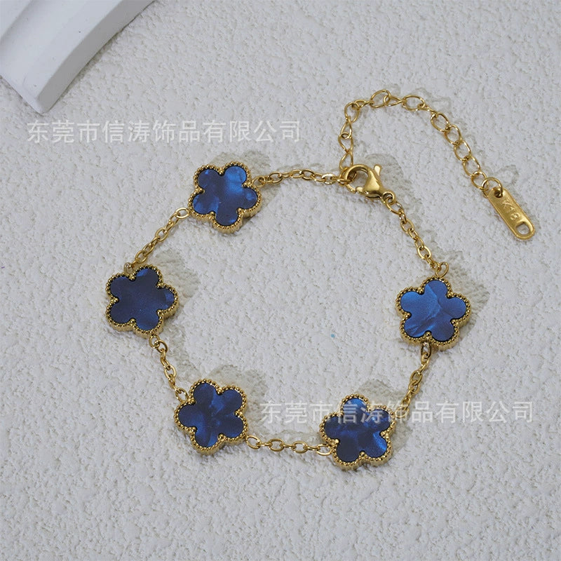 Wholesale Women's Fashion Luxury Vacuumplated 18K Titanium Steel Clover Flower Bracelet - Image 15