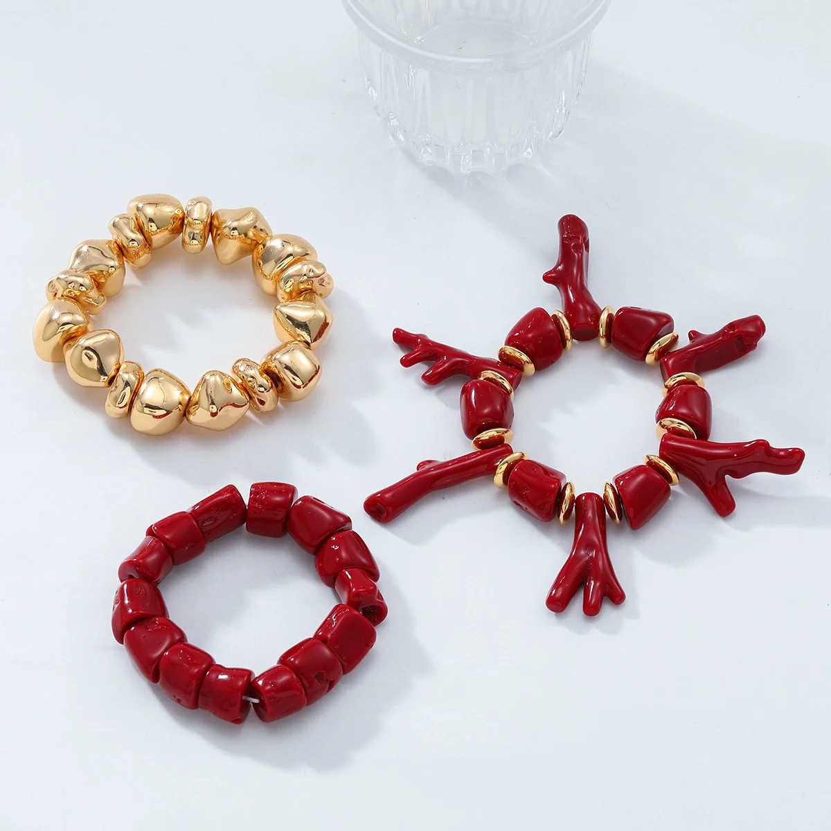Wholesale Women's Fashion Resin Geometric Redshaped Bracelet 3Piece Set With Electroplating - Image 4