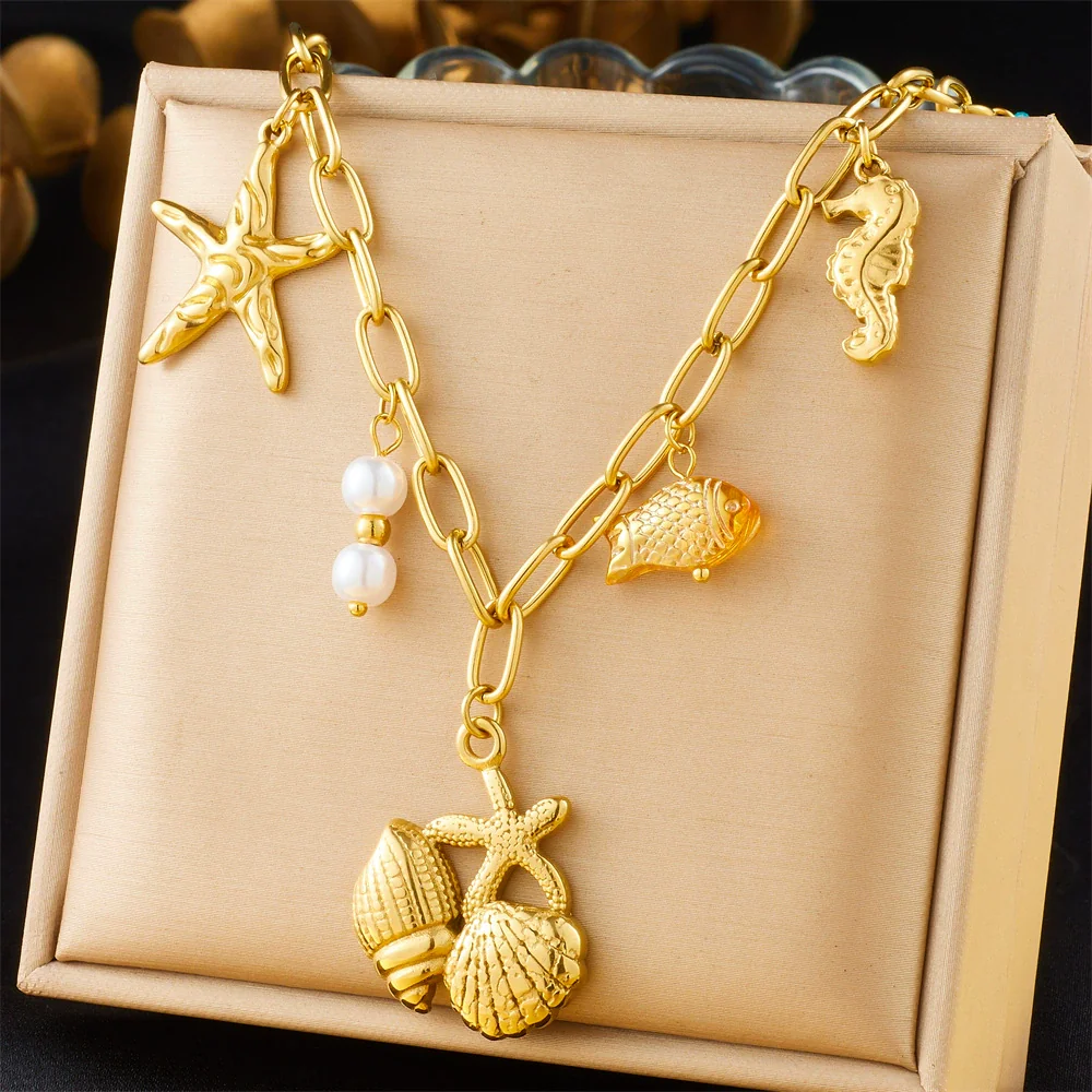 Wholesale Women's Fashion Retro Exaggerated Gold Electroplated Stainless Steel Chain Necklace With Star And Heart Elements - Image 7