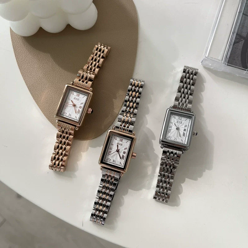 Wholesale Women's Fashion Retro Quartz Watch With Alloy Case And Steel Strip Band - Image 4