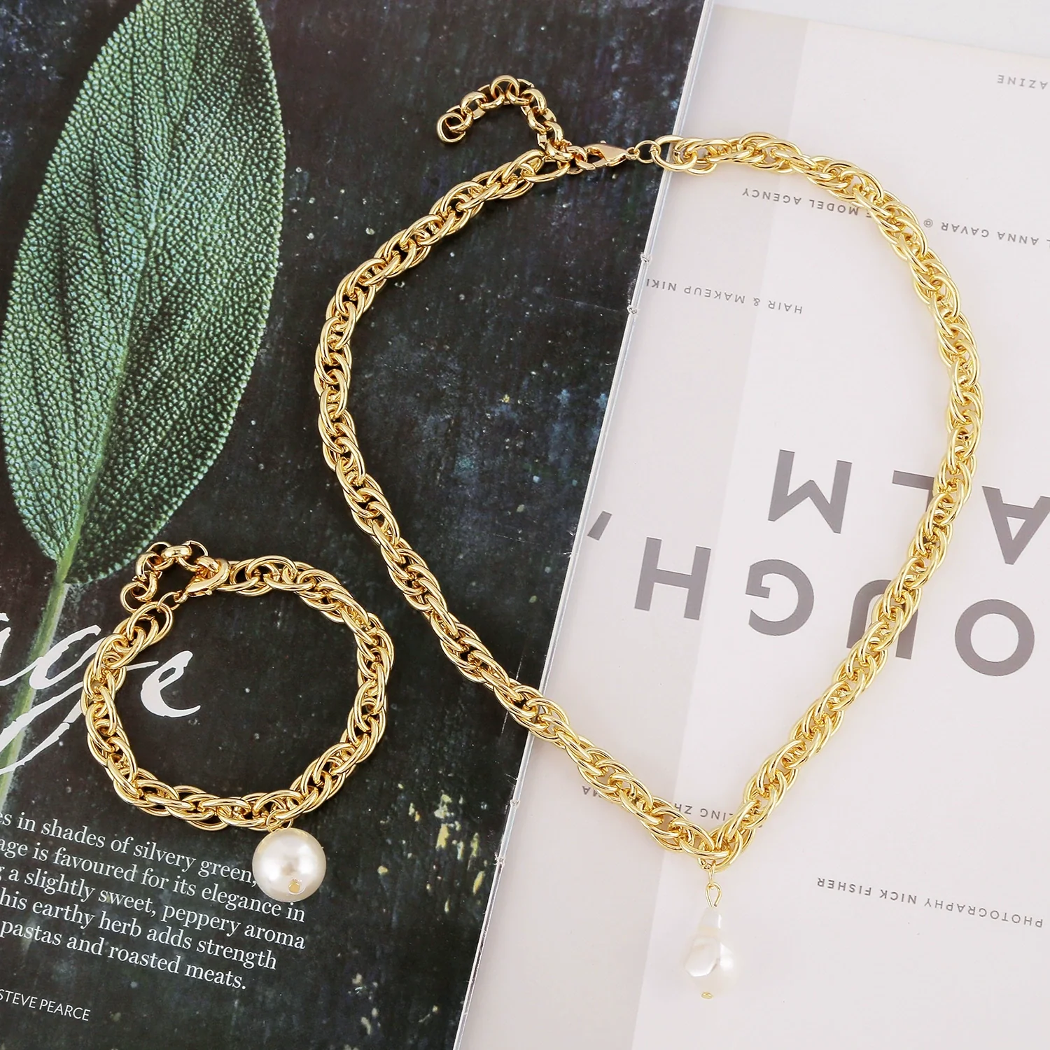 Wholesale Women's Fashion Simple Pearl Heartpatterned Electroplated Bracelet Jewelry - Image 10