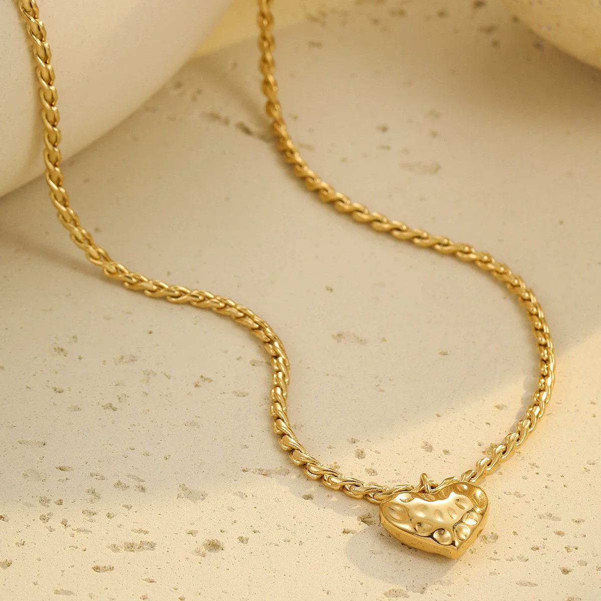 Wholesale Women's Fashion Stainless Steel 18K Electroplated Geometric Heart Pendant Necklace - Image 4
