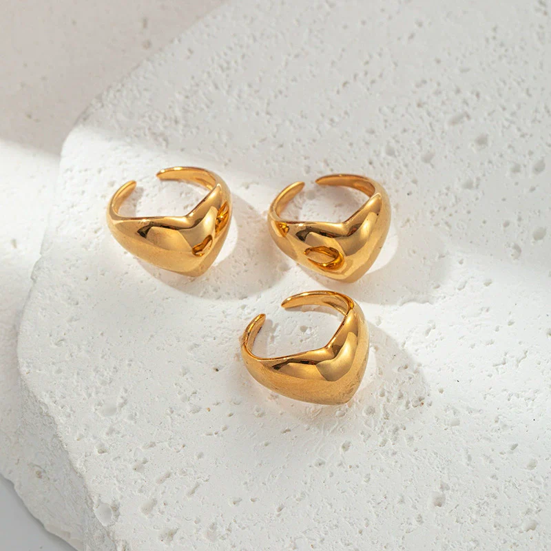 Wholesale Women's Fashion Stainless Steel Heart Shaped Opening Ring With Electroplating