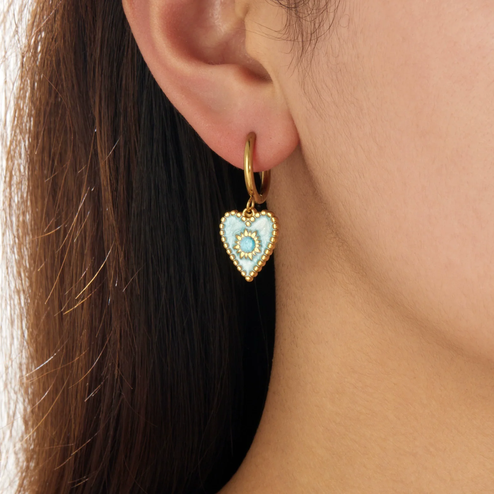 Wholesale Women's Fashionable Blue Heartshaped Goldplated Stainless Steel Earrings - Image 2