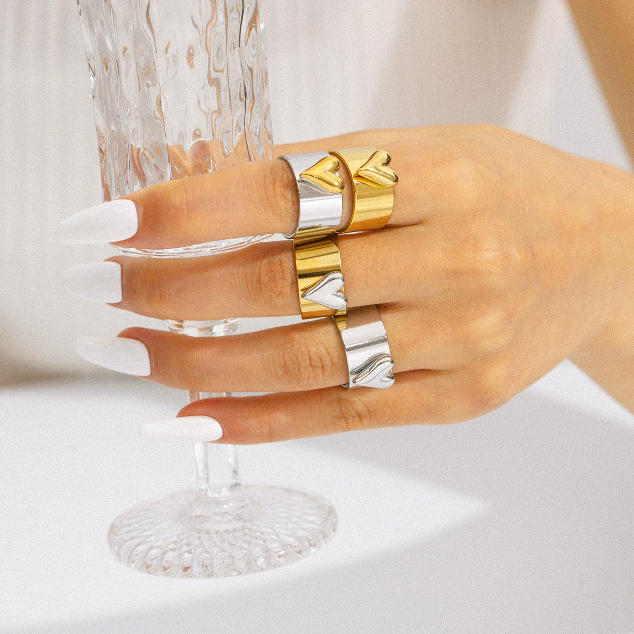 Wholesale Women's Fashionable Geometric Heartshaped Stainless Steel 18K Goldplated Ring